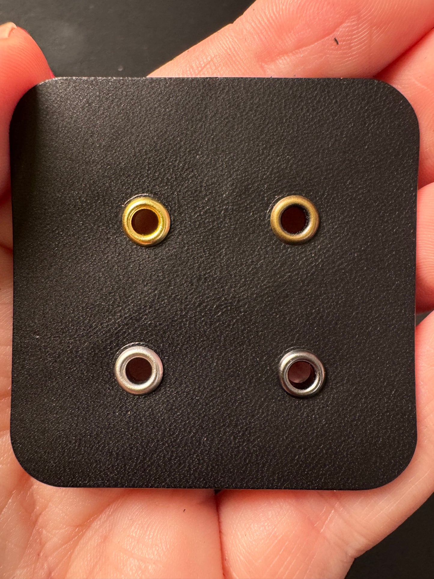 Trifold Grommet Cover B6