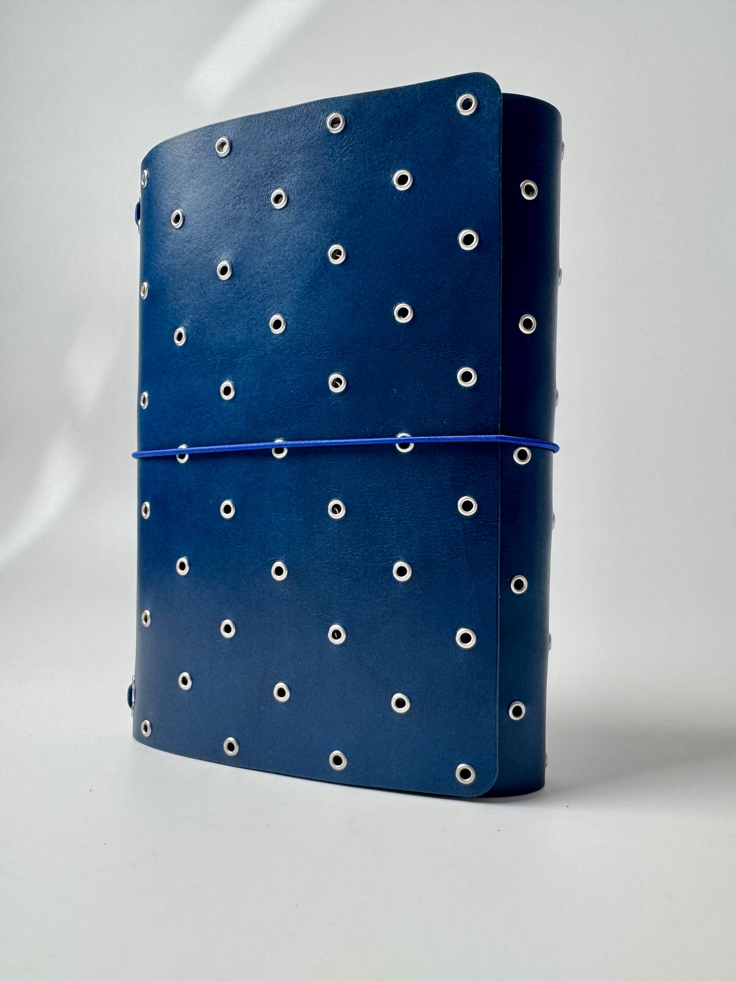 Trifold Grommet Cover B6